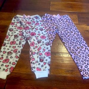 2 pr girl’s Member Mark pajama pants.